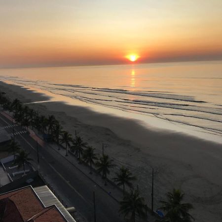 Mongagua Com Vista Para O Mar Pe Na Areia エクステリア 写真